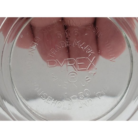 Vintage Pyrex 2-Cup Measuring Cup 516-L30 (1 Pint/16 OZ). - Picture 9 of 10